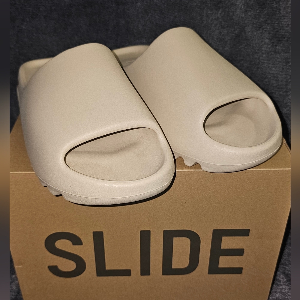 Adidas Yeezy Slide Bone Colorway